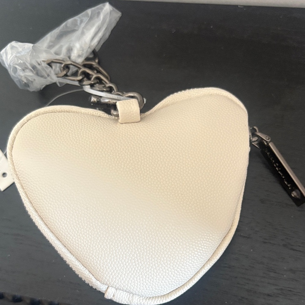 Betsey Johnson Heart-Shaped Pouch NWOT - Picture 5 of 6